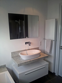 Aanleg van sanitair, badkamer, toilet, waterleidingen en binnen ... Aanleg van sanitair, badkamer, toilet, waterleidingen en binnen ...